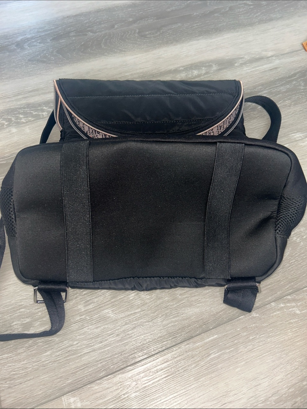 EUC Stella & Dot ‘Crush It’ Black Quilted Nylon Backpack Purse